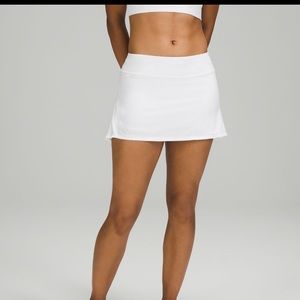 Play off pleats mid rise skirt (sold out) in white size 4